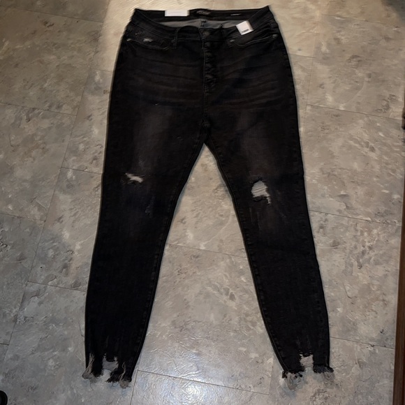 NWT Judy Blue Jeans - Picture 2 of 2